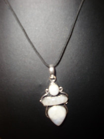 3 rad 22 - ogrlica pravo srebro oznake 925 sa poludragim kamenom - mjesečevim kamenom