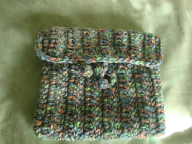 manja torbica za sitnice zeleno roza nijanse - pletena