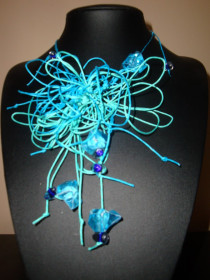 plava rapsodija - ogrlica rađena tehnikom makramea ( končane trake, perle u boji , te perle od murano stakla ) 2