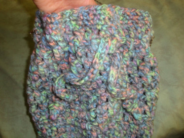 pletena torba od šatirane nježne vune sa metalnim remenom1