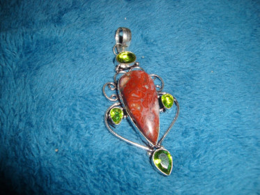 rad 32 - veći privjesak od poludragog kamena te srebra 925-1