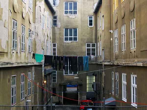 Izložba Dvori&scaron;ta i Haustori