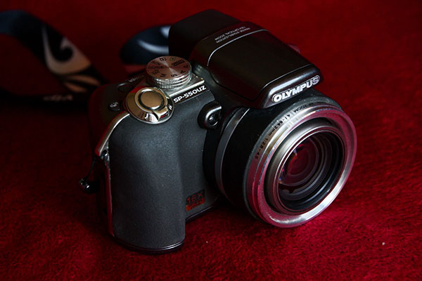 Olympus SP550UZ