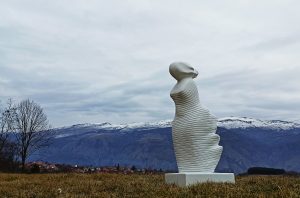 Izložba skulptura i slika